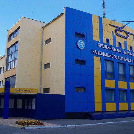 Апартаменты На Победы 25 Kremenchuk Luaran gambar